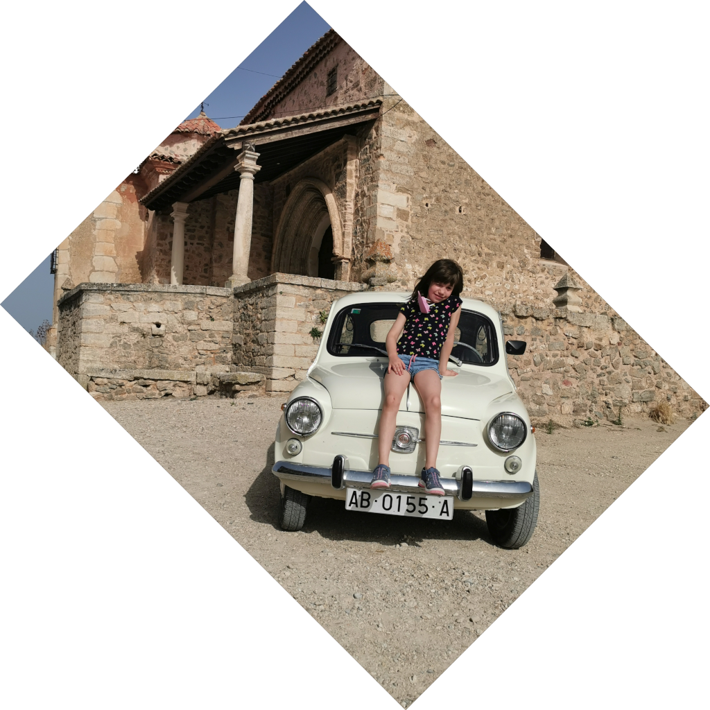 Tiny little car... SEAT 600